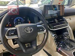 تۆیۆتا لاند کروزەر